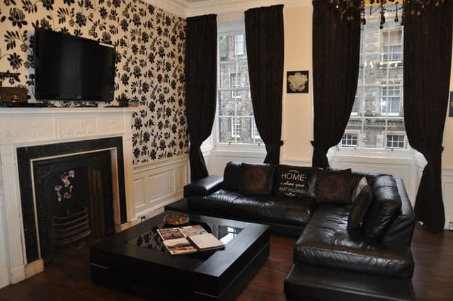 APARTMENT FOUR BEDROOMS