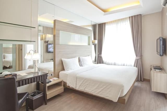 SUITE ONE BEDROOM