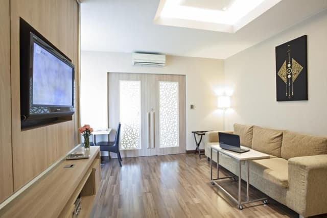 SUITE ONE BEDROOM