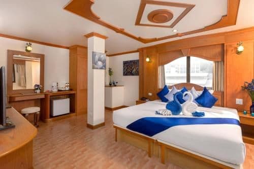Deluxe Double or Twin Room with Spa Bath