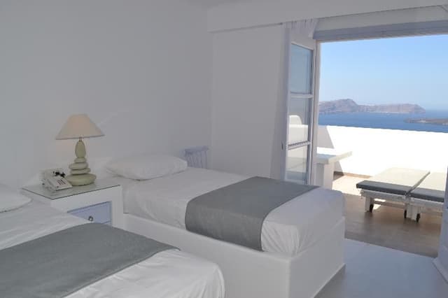 SUITE WITH PRIVATE POOL