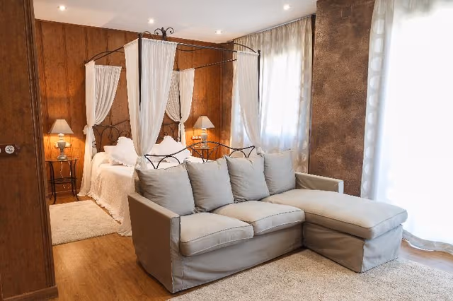 SUITE WITH JACUZZI