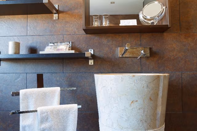 SUITE WITH JACUZZI