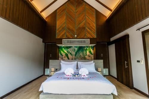 Deluxe Villa with Pool View
