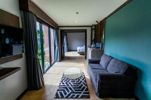 Deluxe Villa with Pool View