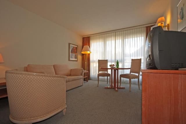 SUITE TWO BEDROOMS
