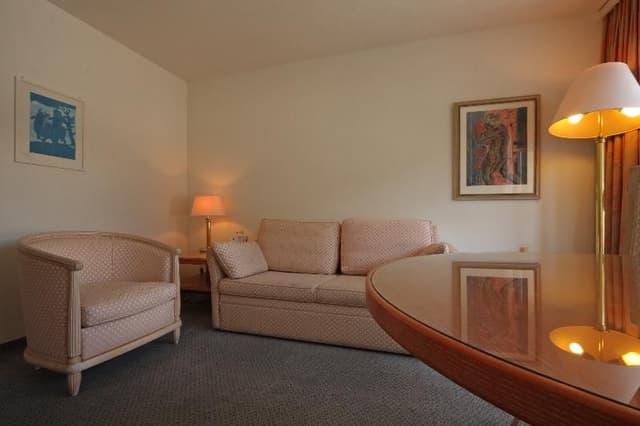 SUITE TWO BEDROOMS