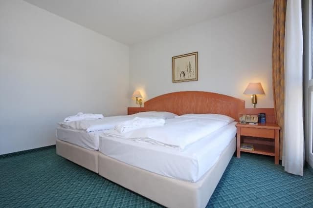 SUITE TWO BEDROOMS