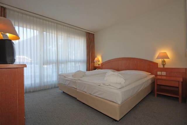 SUITE TWO BEDROOMS