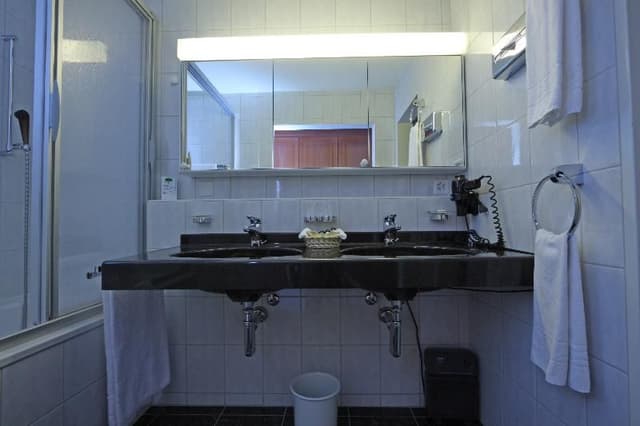 SUITE TWO BEDROOMS