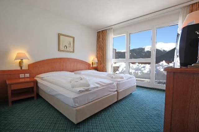SUITE TWO BEDROOMS