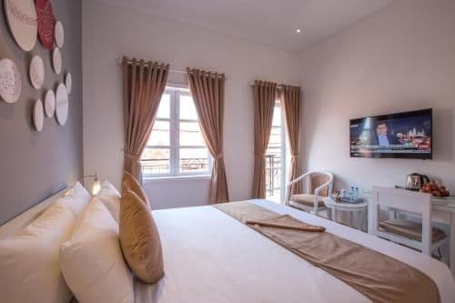 Deluxe Double or Twin Room with City View