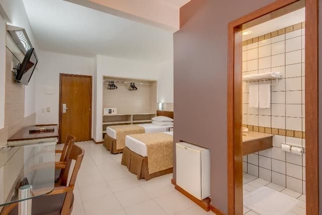 SUITE CAPACITY 2