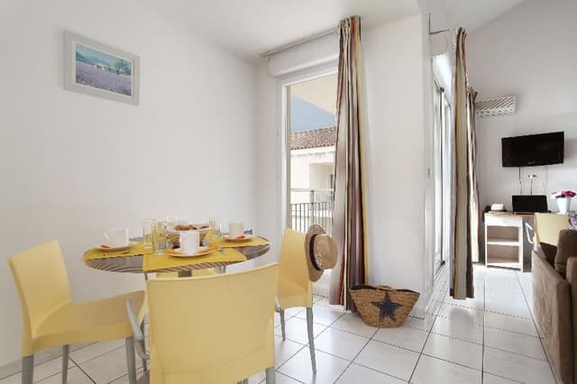APARTMENT CAPACITY 4