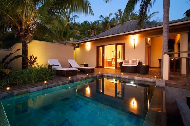 DOUBLE POOL VIEW