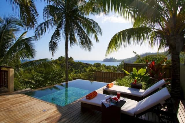 DOUBLE POOL VIEW