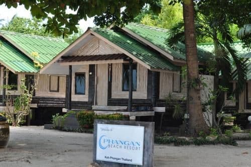 Wooden Bungalow with Beach Access