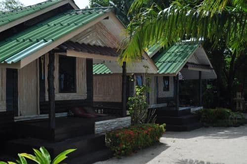 Wooden Bungalow with Beach Access