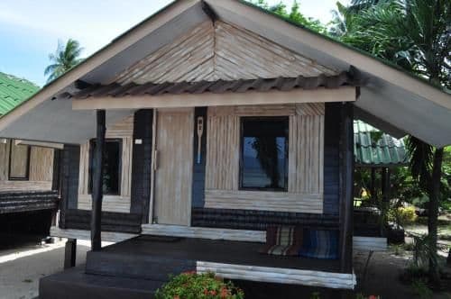 Wooden Bungalow with Beach Access