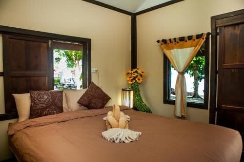 Wooden Bungalow with Beach Access