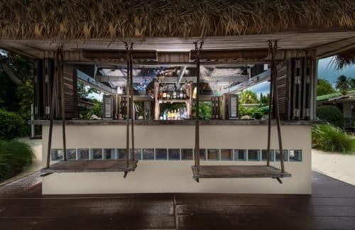 Wooden Bungalow with Beach Access