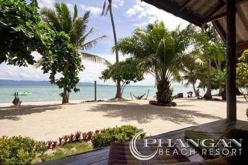 Wooden Bungalow with Beach Access