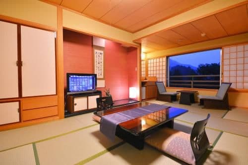 Japanese Style Room with Shared Bathroom - Non-Smoking