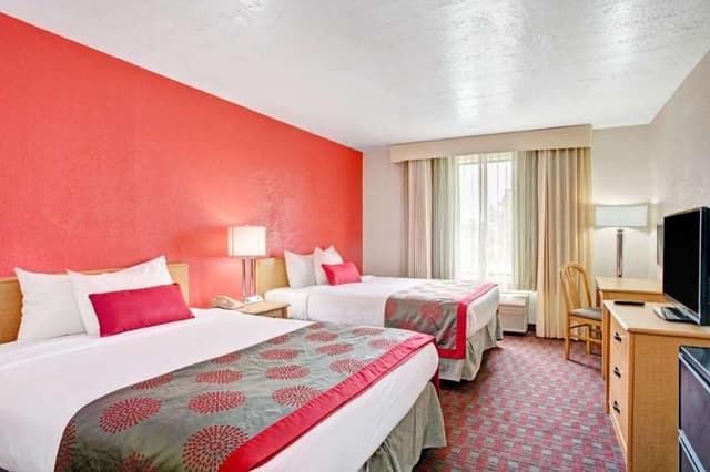 TWIN TWO QUEEN BEDS