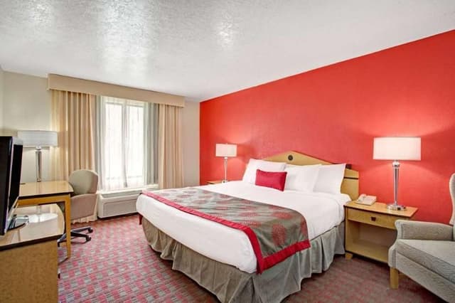 DOUBLE KING SIZE BED