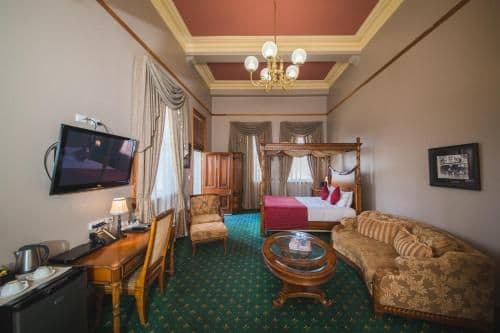 Superior Suite with Spa Bath