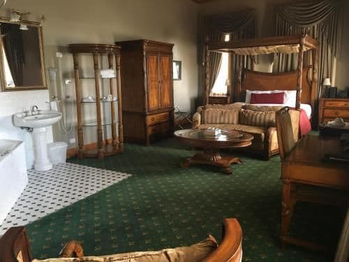 Superior Suite with Spa Bath