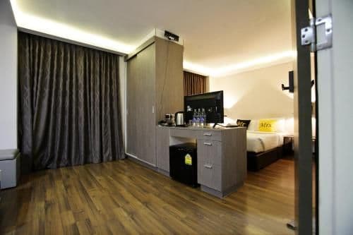 Studio Premium Suite