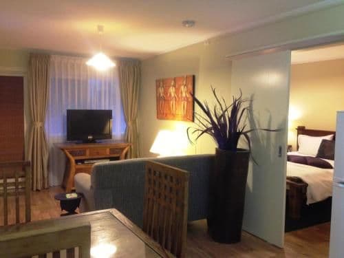 King One-Bedroom Apartment