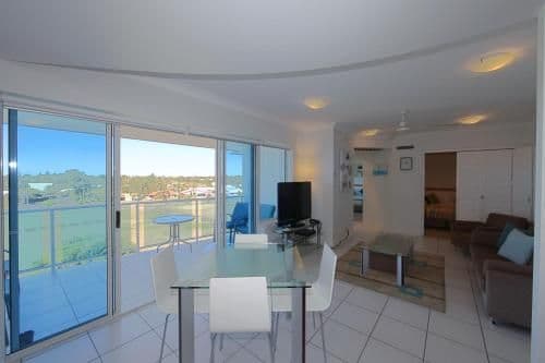 One-Bedroom Apartment with Park View 3N+