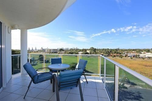 One-Bedroom Apartment with Park View 3N+