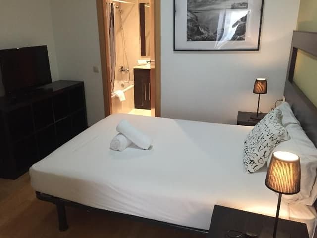 APARTMENT CAPACITY 5 THREE BEDROOM