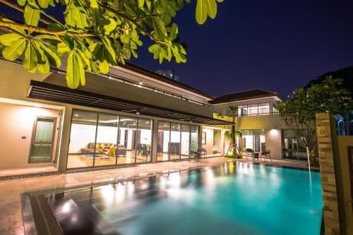 Premiere Nine Bedroom Villa with Private Pool - Beach Front