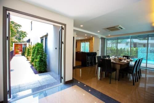Premiere Nine Bedroom Villa with Private Pool - Beach Front