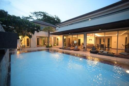 Premiere Nine Bedroom Villa with Private Pool - Beach Front