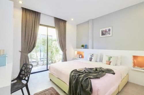 Deluxe Three-Bedroom Villa with Pool View
