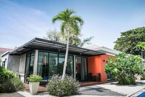 Deluxe Three-Bedroom Villa with Pool View