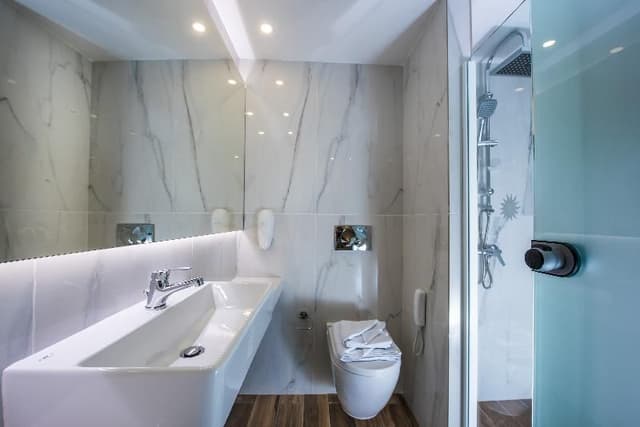 SUITE CAPACITY 4