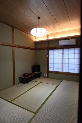 Japanese-Style Twin Room with Shared Bathroom