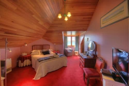 Amy Belle Queen Room