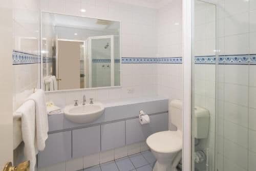 Two-Bedroom Villa with Spa Bath