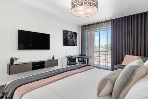Corporate Deluxe Suite