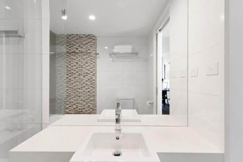Corporate Deluxe Suite