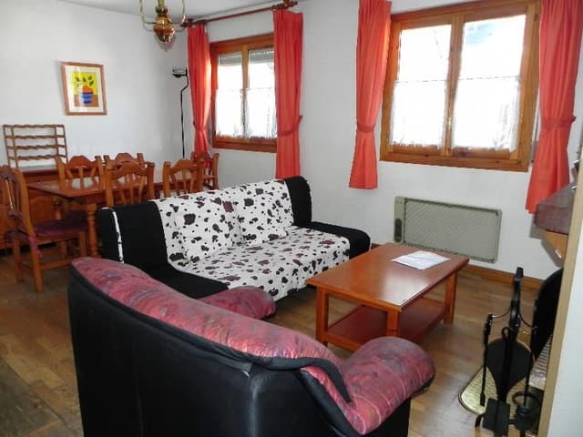 APARTMENT CAPACITY 6 TWO BEDROOMS