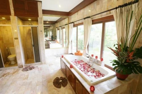 Villa with Garden View