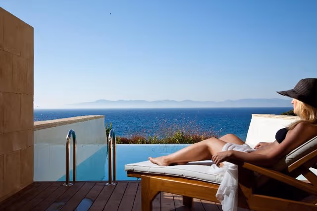 SUITE WITH PRIVATE POOL